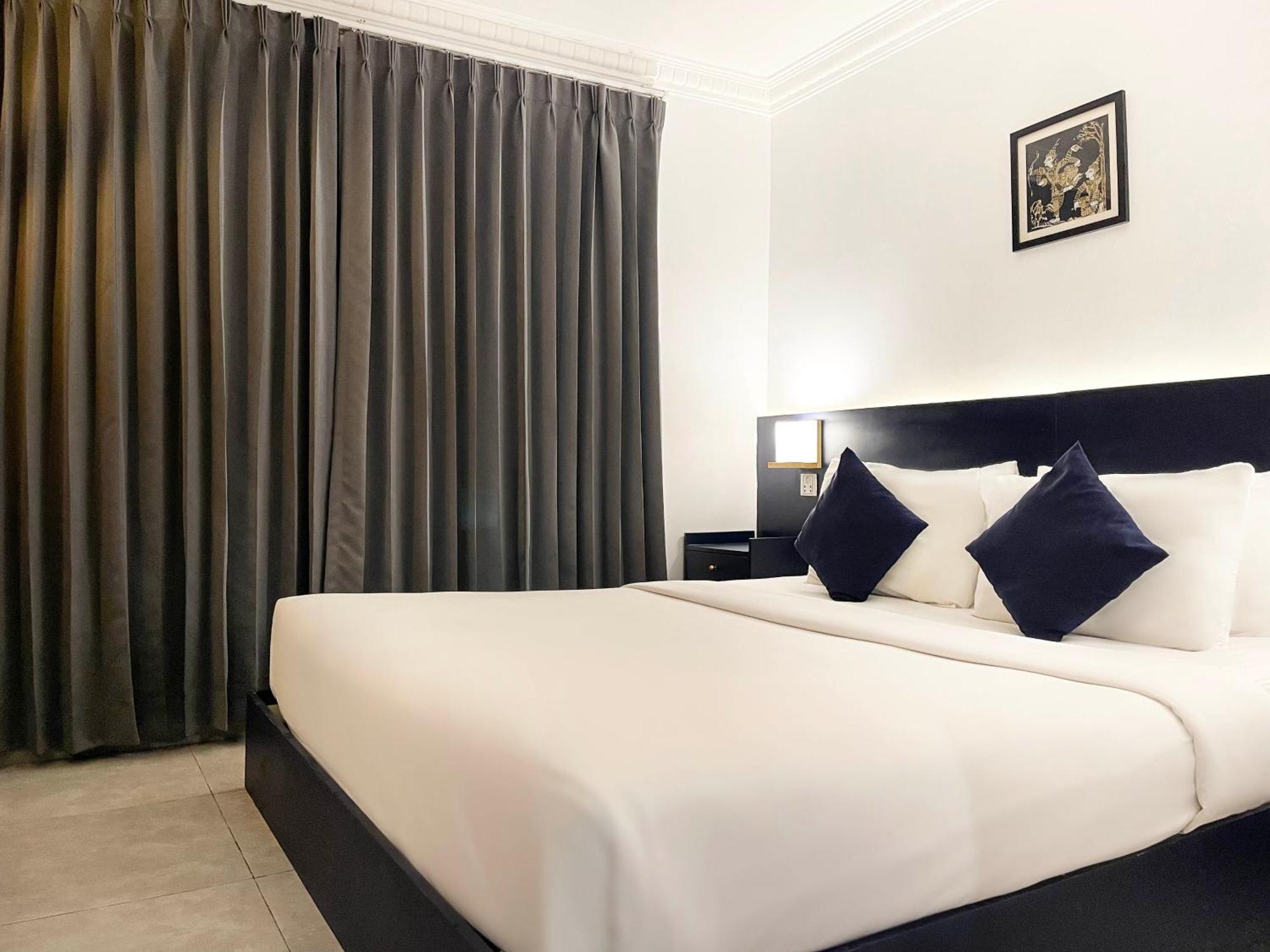 Pacific Hotel Phnom Penh Exteriör bild